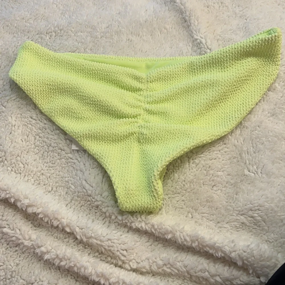 Cyn & Luca 💦 Bikini bottom only Citron  medium juniors - Picture 4 of 10